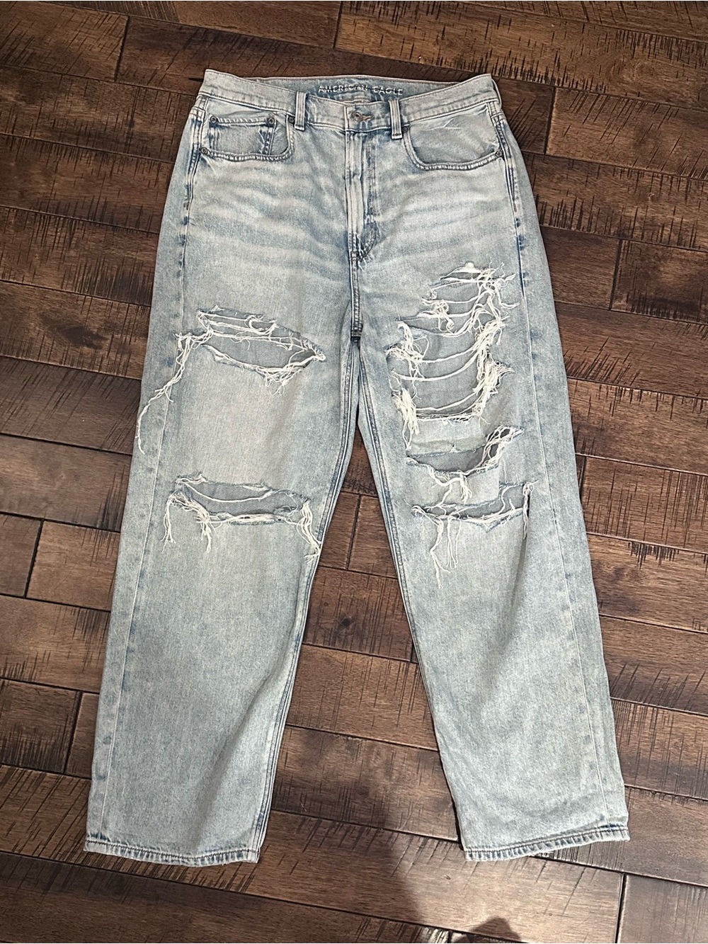 American Eagle Outfitters Light Blue Distressed Relaxed Jeans